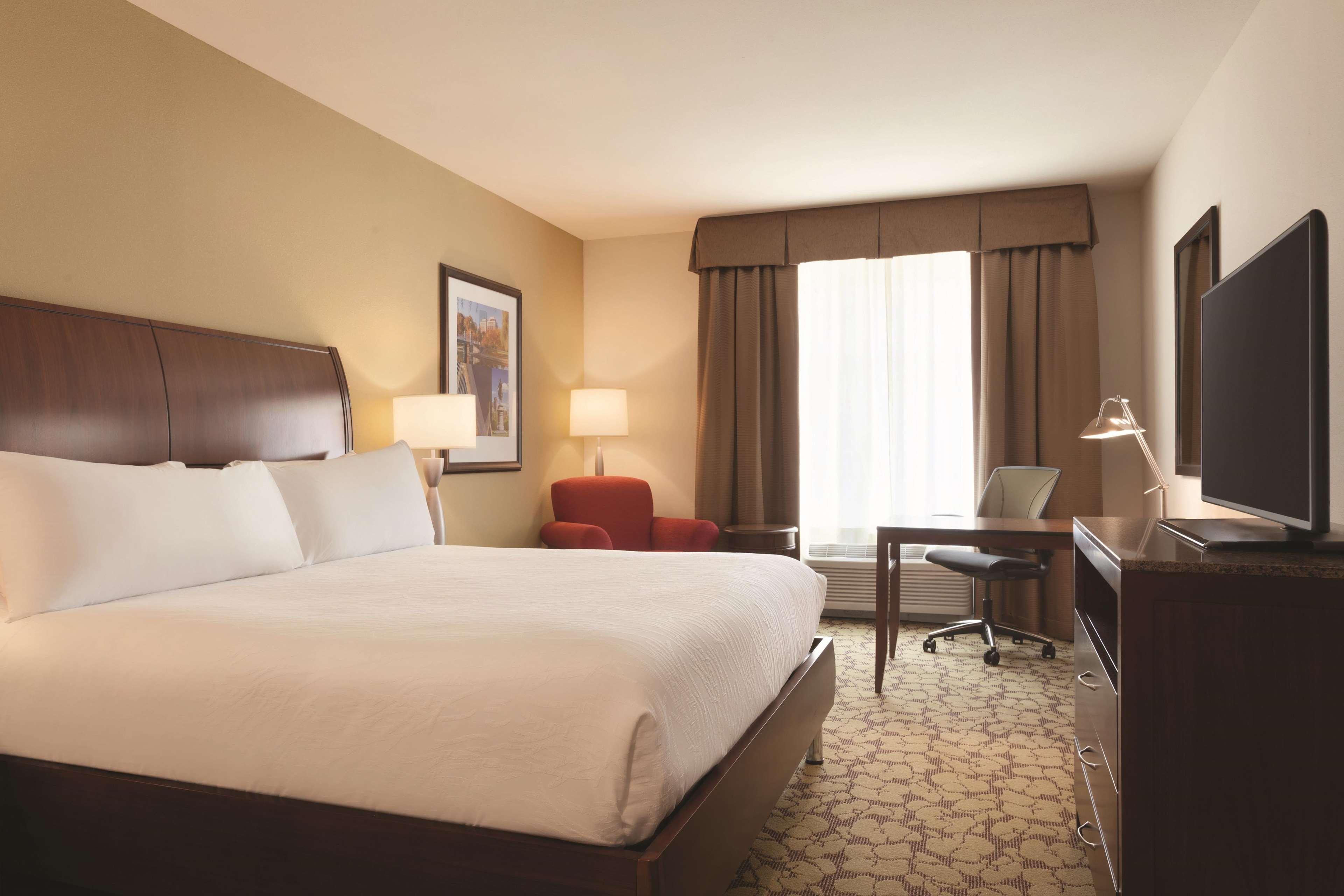 Hilton Garden Inn Boston Logan Airport Extérieur photo