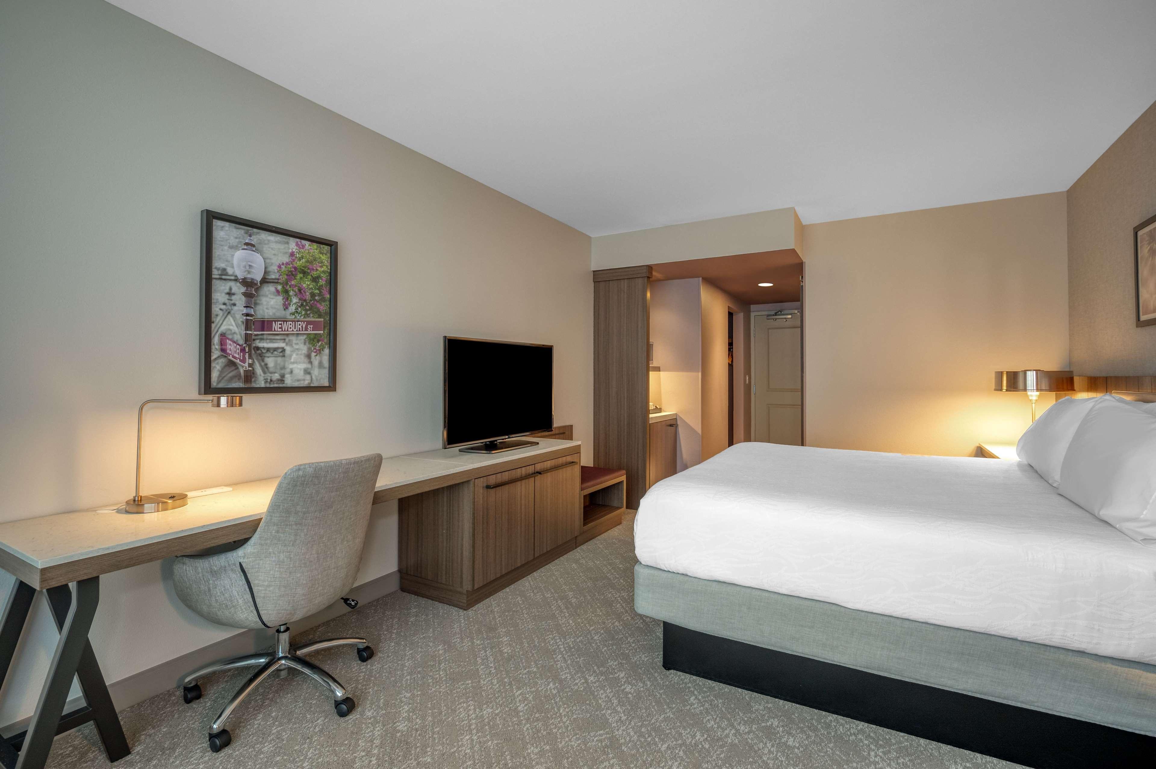 Hilton Garden Inn Boston Logan Airport Extérieur photo