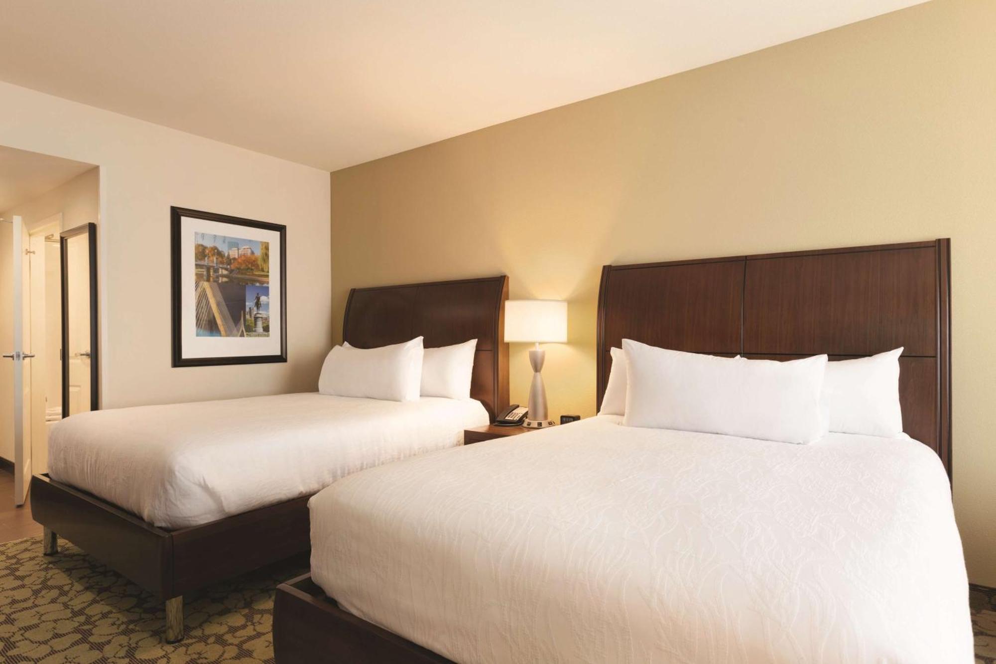 Hilton Garden Inn Boston Logan Airport Extérieur photo