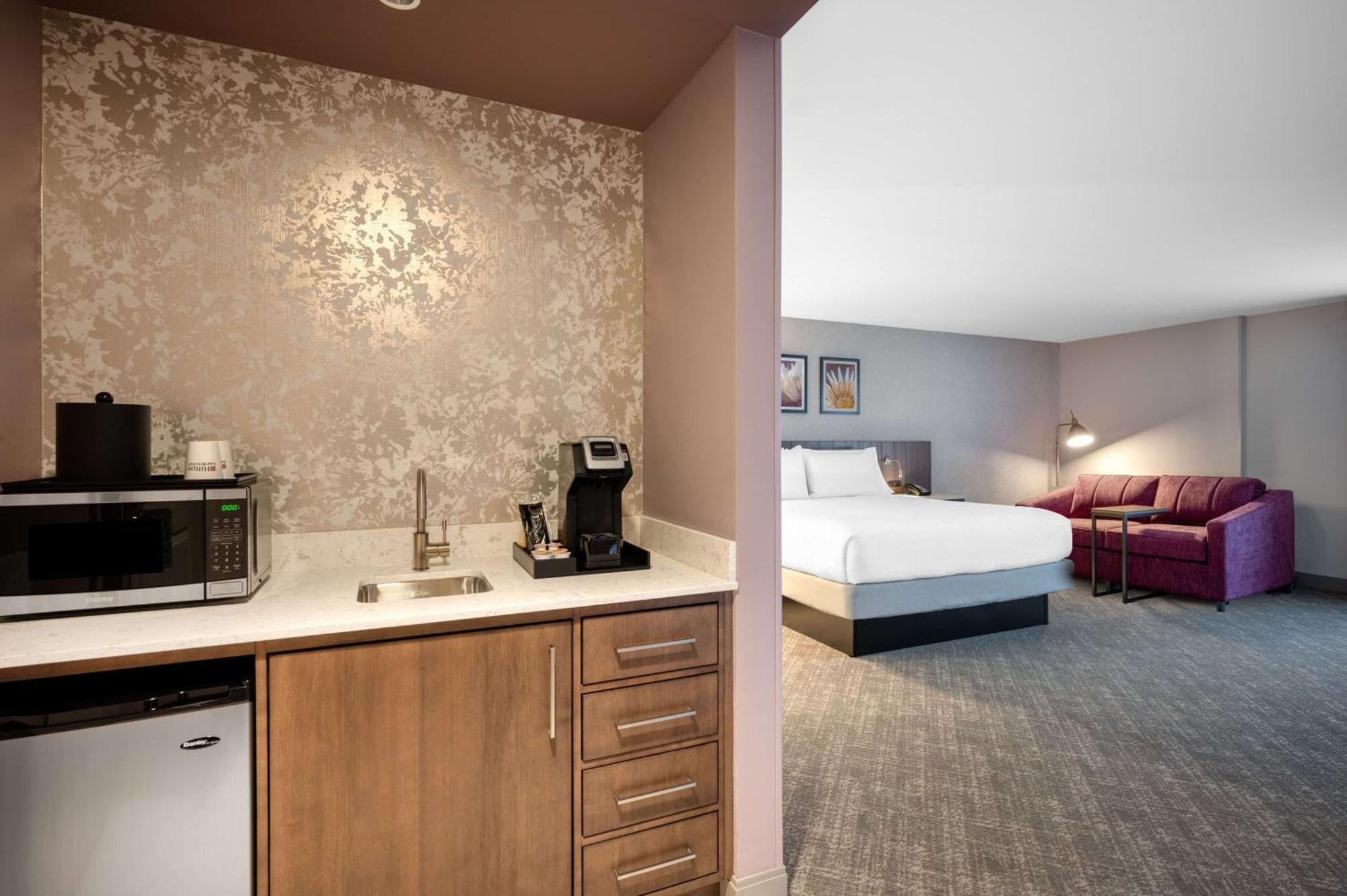 Hilton Garden Inn Boston Logan Airport Extérieur photo