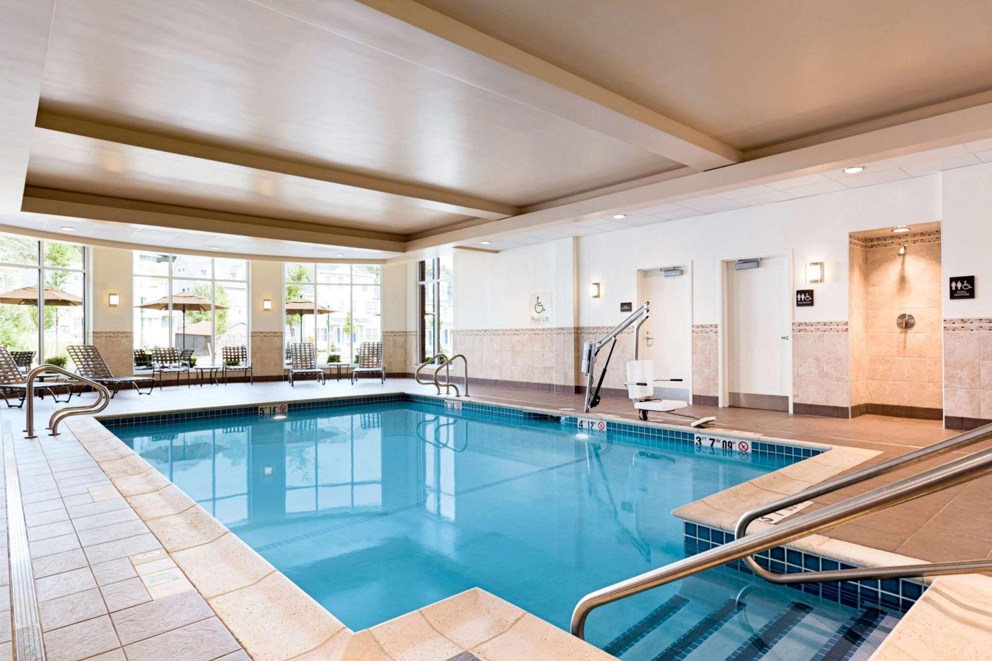 Hilton Garden Inn Boston Logan Airport Extérieur photo